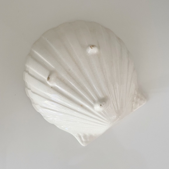 Vintage Ceramic Shell Catch-All Dish - Picture 4 of 4